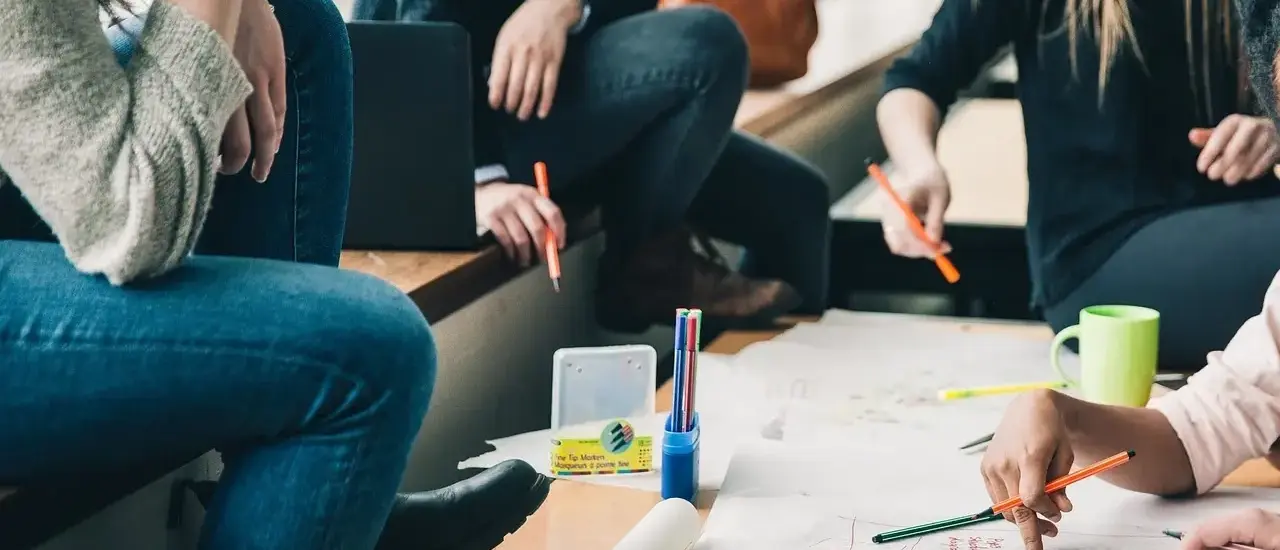 Bliv klar til studieopgaven! Her er 3 gode råd til dit at indrette din hjemme arbejdsplads på få kvadratmeter